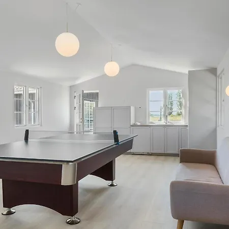 4 Bedroom Amazing In Сasa de vacaciones